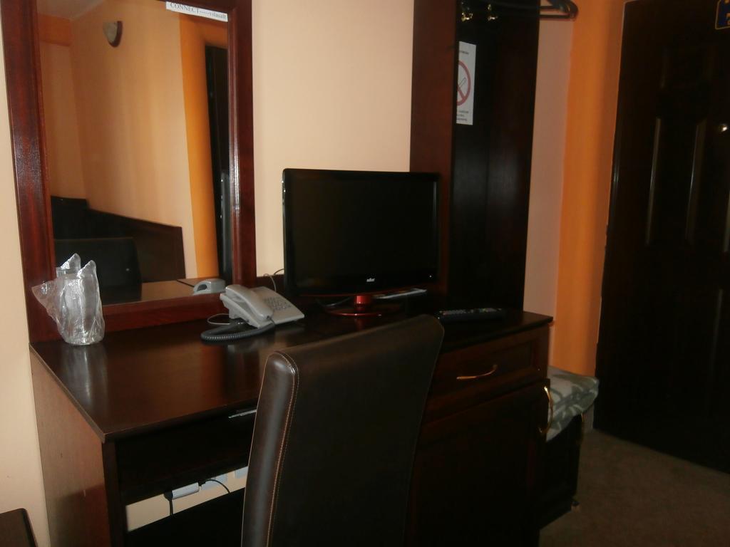 Hotel Vila Mitic Luxx Spa Centar レスコヴァツ エクステリア 写真