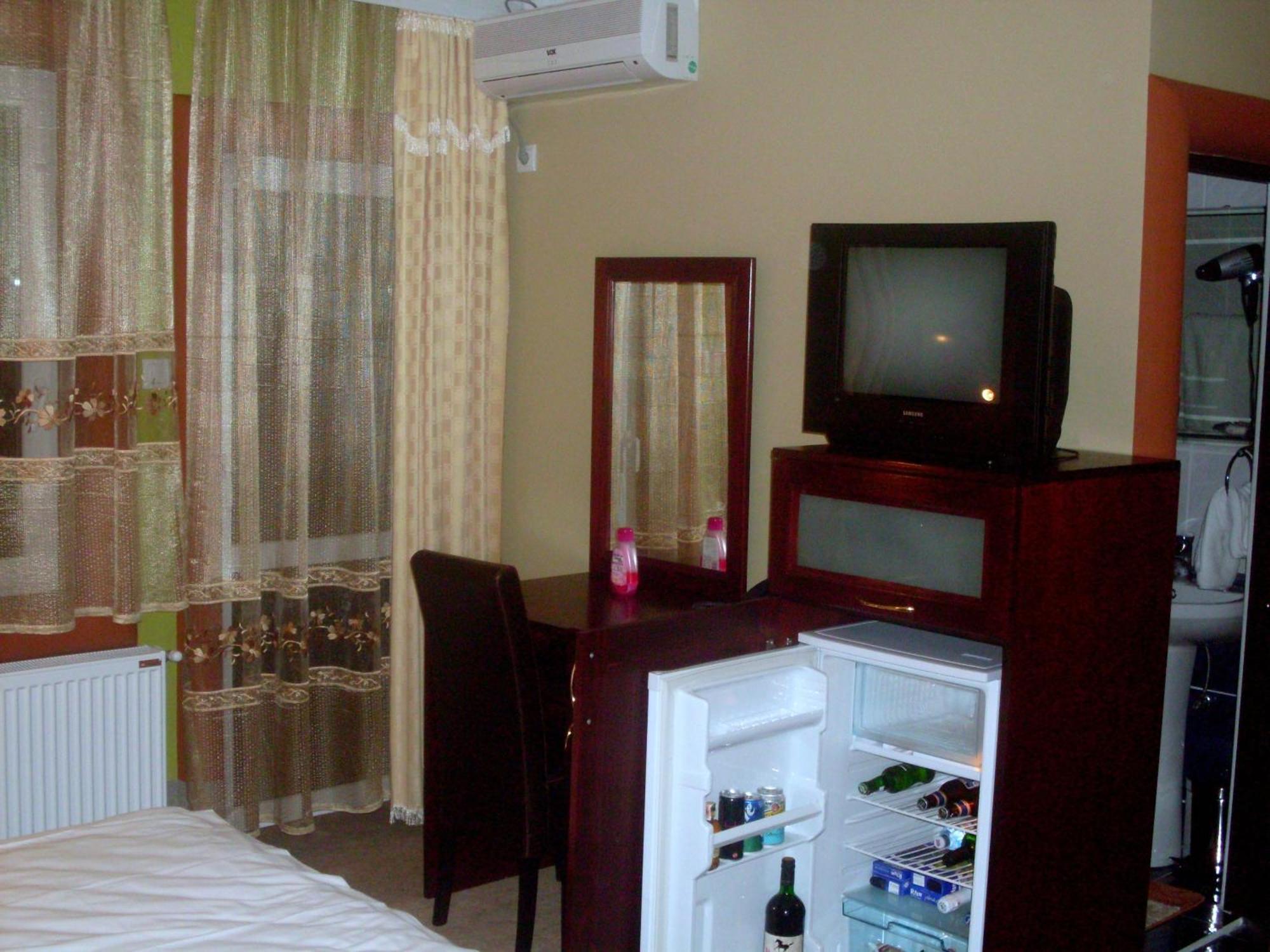Hotel Vila Mitic Luxx Spa Centar レスコヴァツ エクステリア 写真