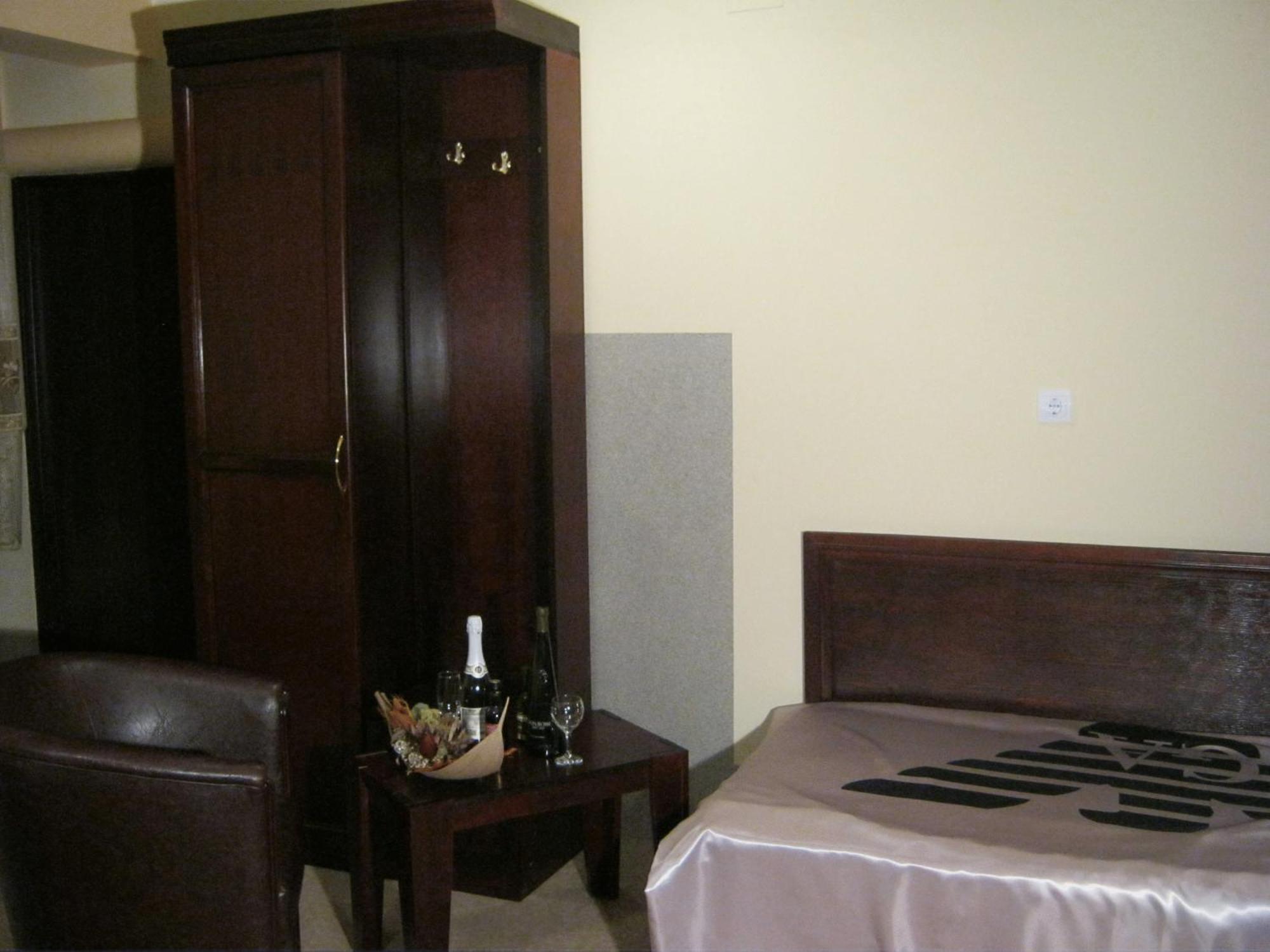 Hotel Vila Mitic Luxx Spa Centar レスコヴァツ エクステリア 写真