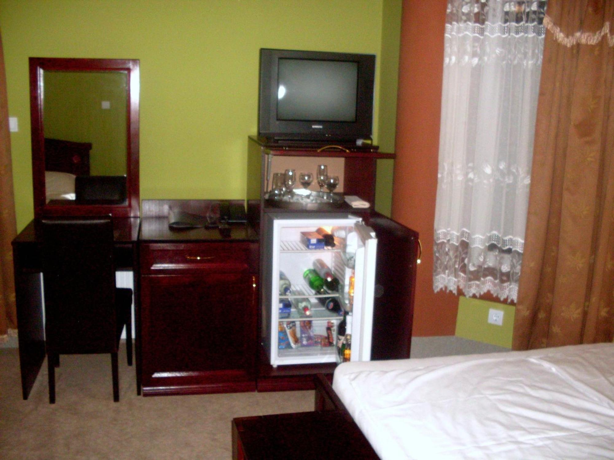Hotel Vila Mitic Luxx Spa Centar レスコヴァツ エクステリア 写真