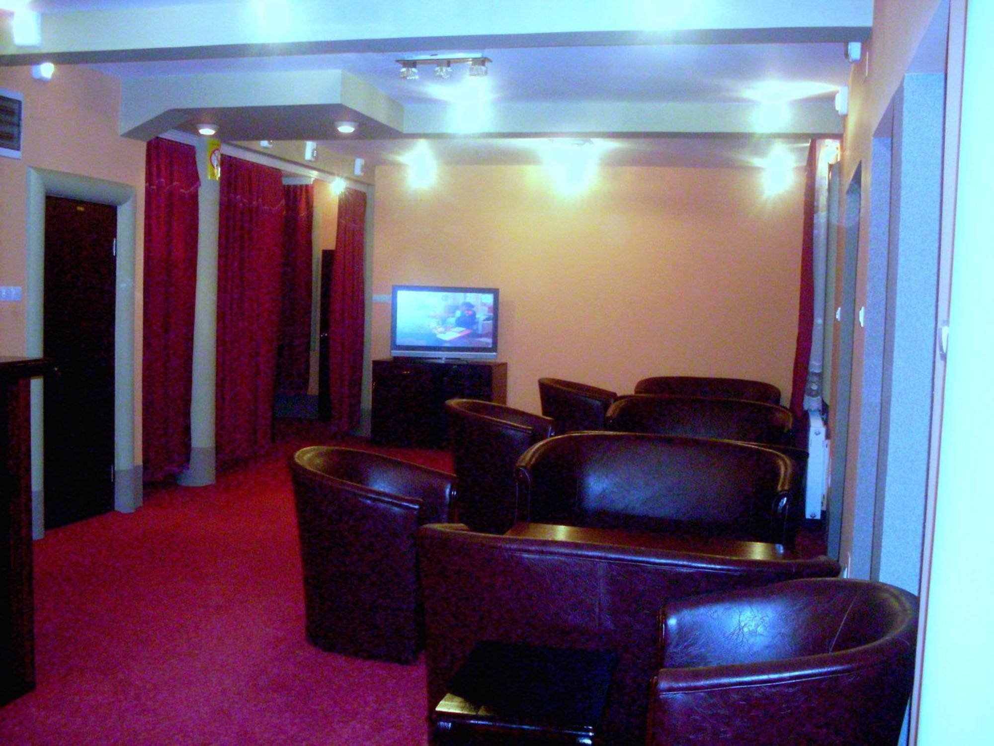 Hotel Vila Mitic Luxx Spa Centar レスコヴァツ エクステリア 写真