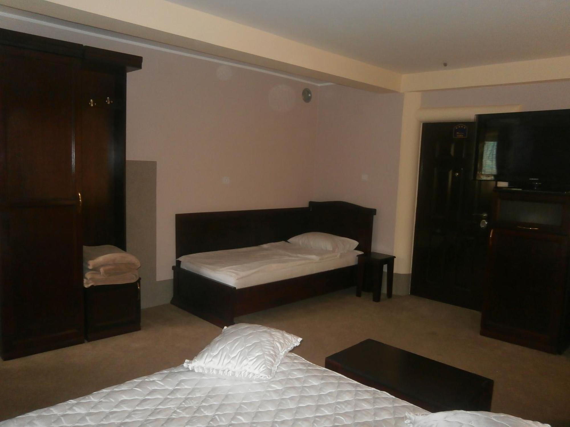Hotel Vila Mitic Luxx Spa Centar レスコヴァツ エクステリア 写真