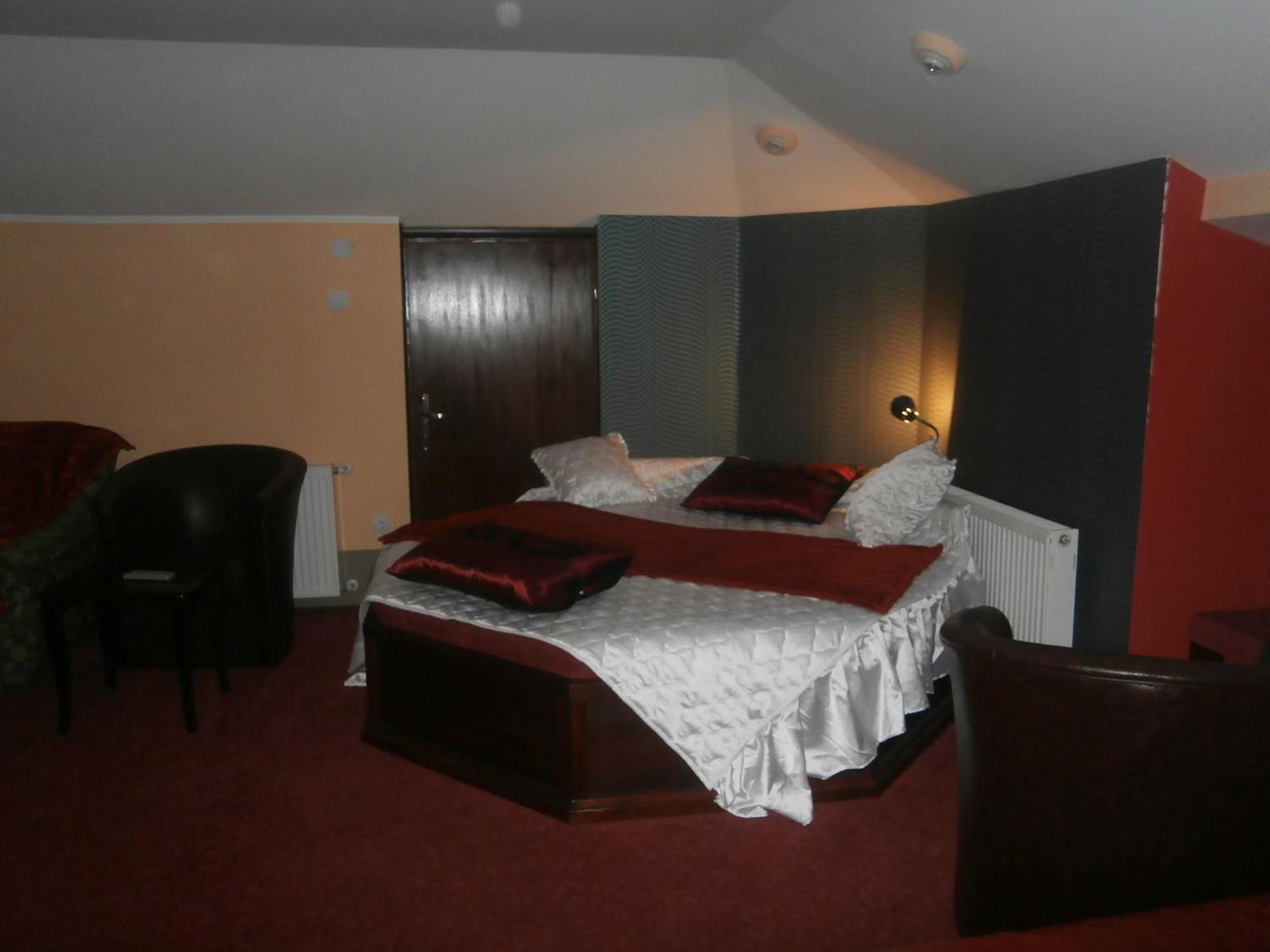Hotel Vila Mitic Luxx Spa Centar レスコヴァツ エクステリア 写真