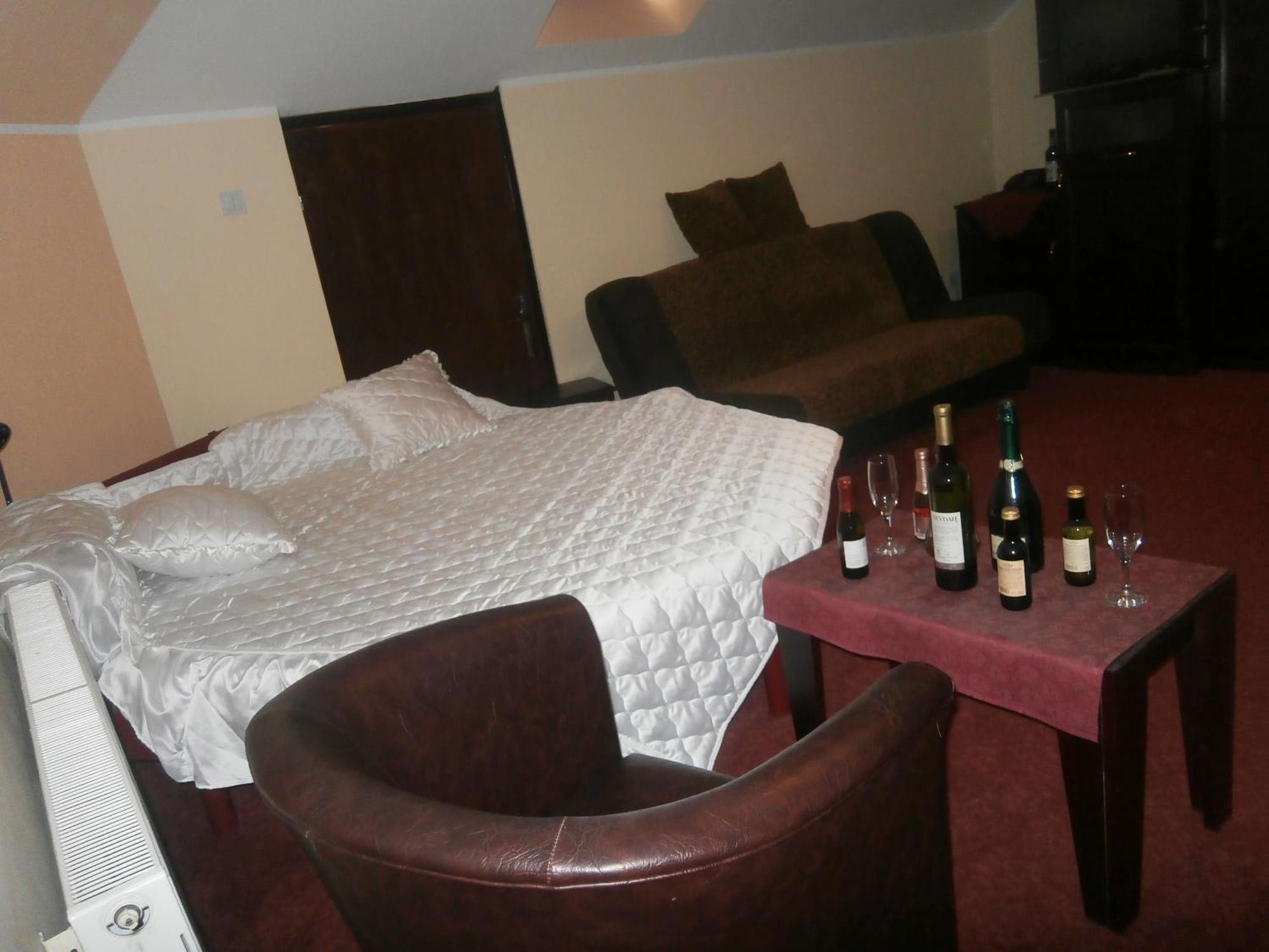 Hotel Vila Mitic Luxx Spa Centar レスコヴァツ エクステリア 写真