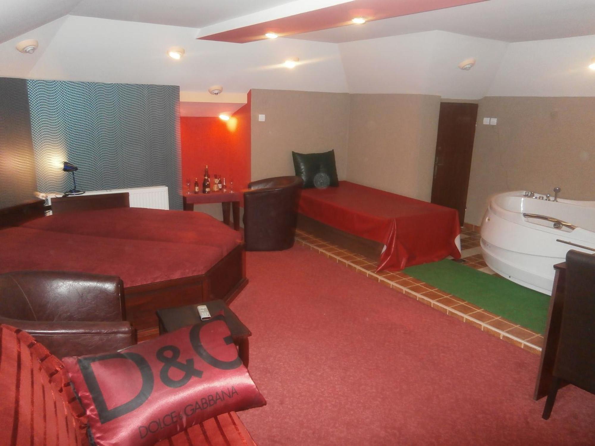 Hotel Vila Mitic Luxx Spa Centar レスコヴァツ エクステリア 写真