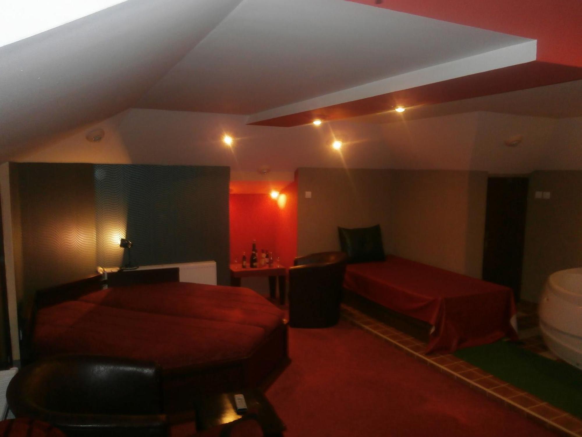 Hotel Vila Mitic Luxx Spa Centar レスコヴァツ エクステリア 写真