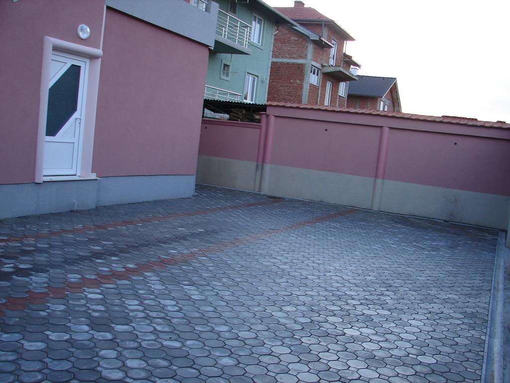 Hotel Vila Mitic Luxx Spa Centar レスコヴァツ エクステリア 写真
