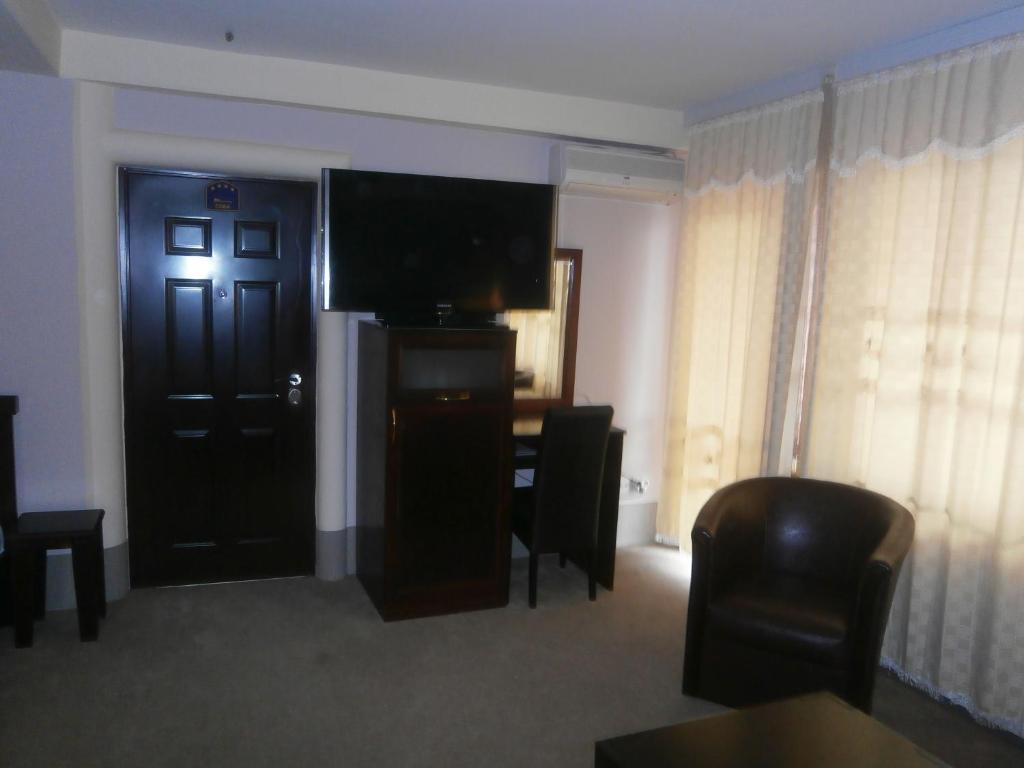 Hotel Vila Mitic Luxx Spa Centar レスコヴァツ エクステリア 写真