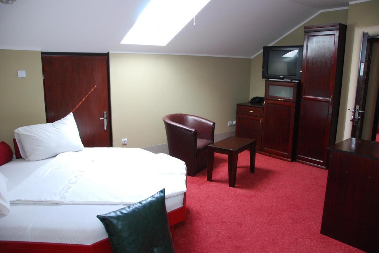 Hotel Vila Mitic Luxx Spa Centar レスコヴァツ 部屋 写真